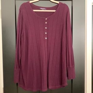 Romans Dark Purple Ribbed Tunic with Decorative Buttons. Size 22/24 (1X)
